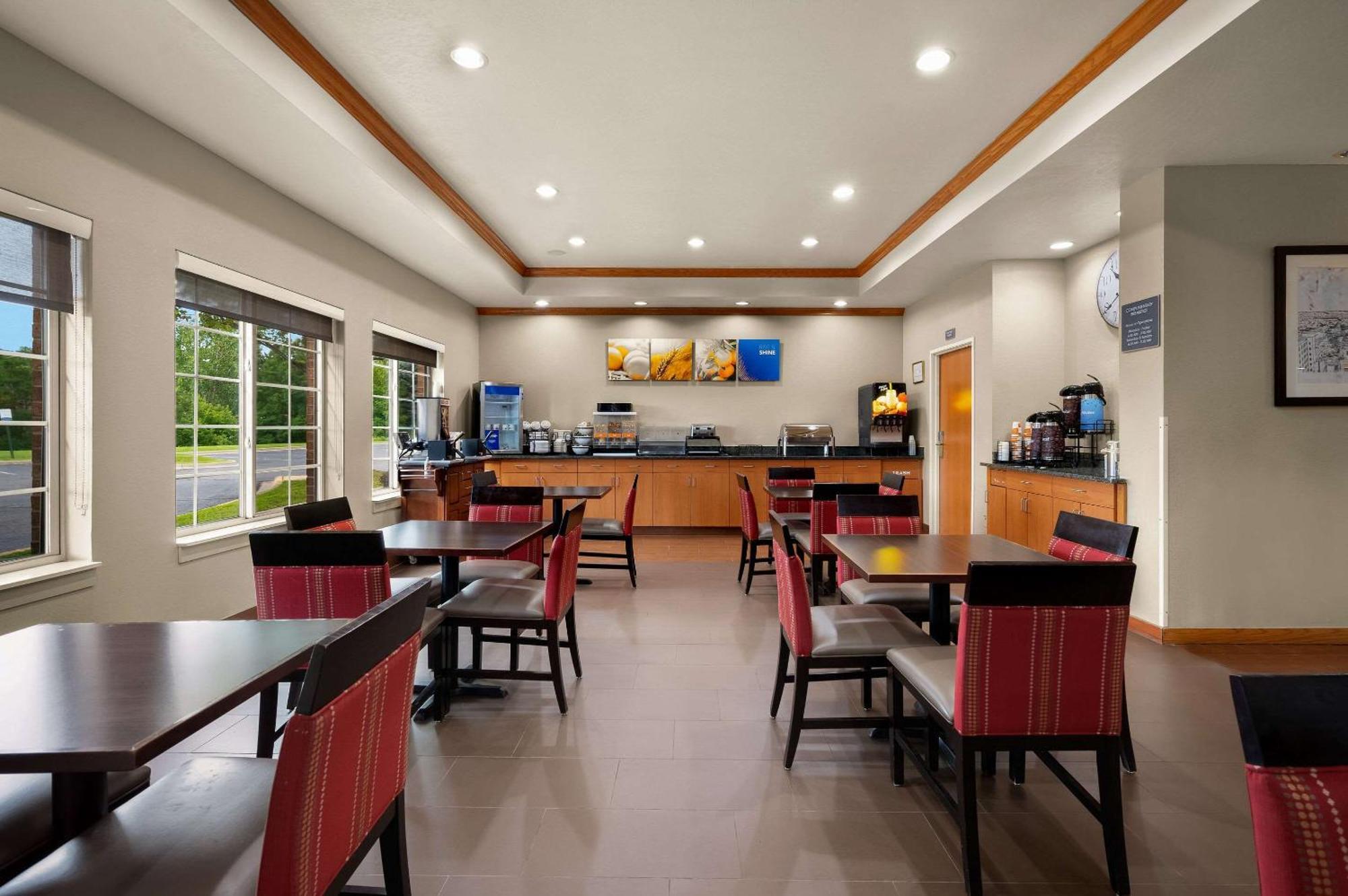 Comfort Inn & Suites Fenton Esterno foto