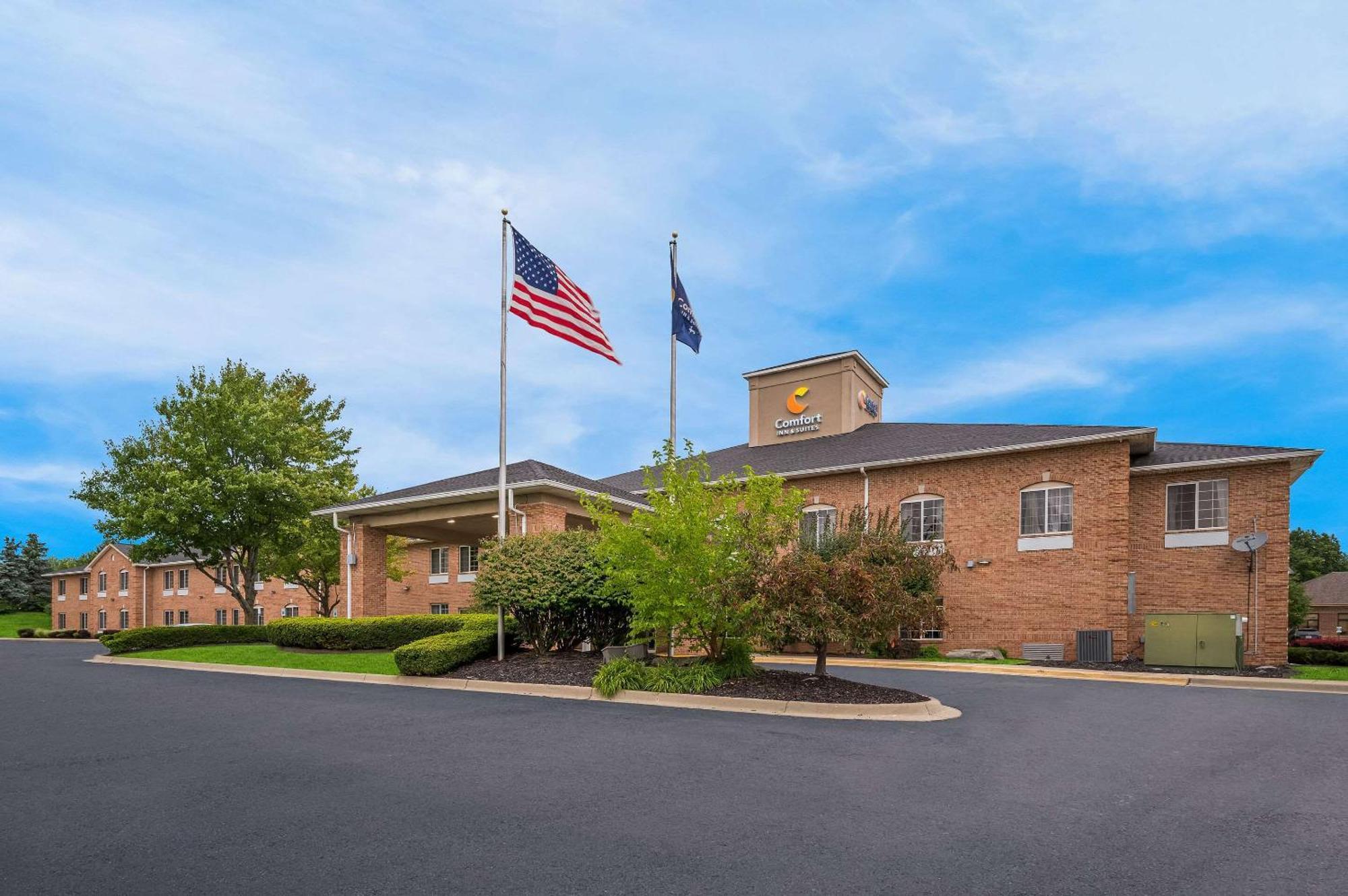 Comfort Inn & Suites Fenton Esterno foto