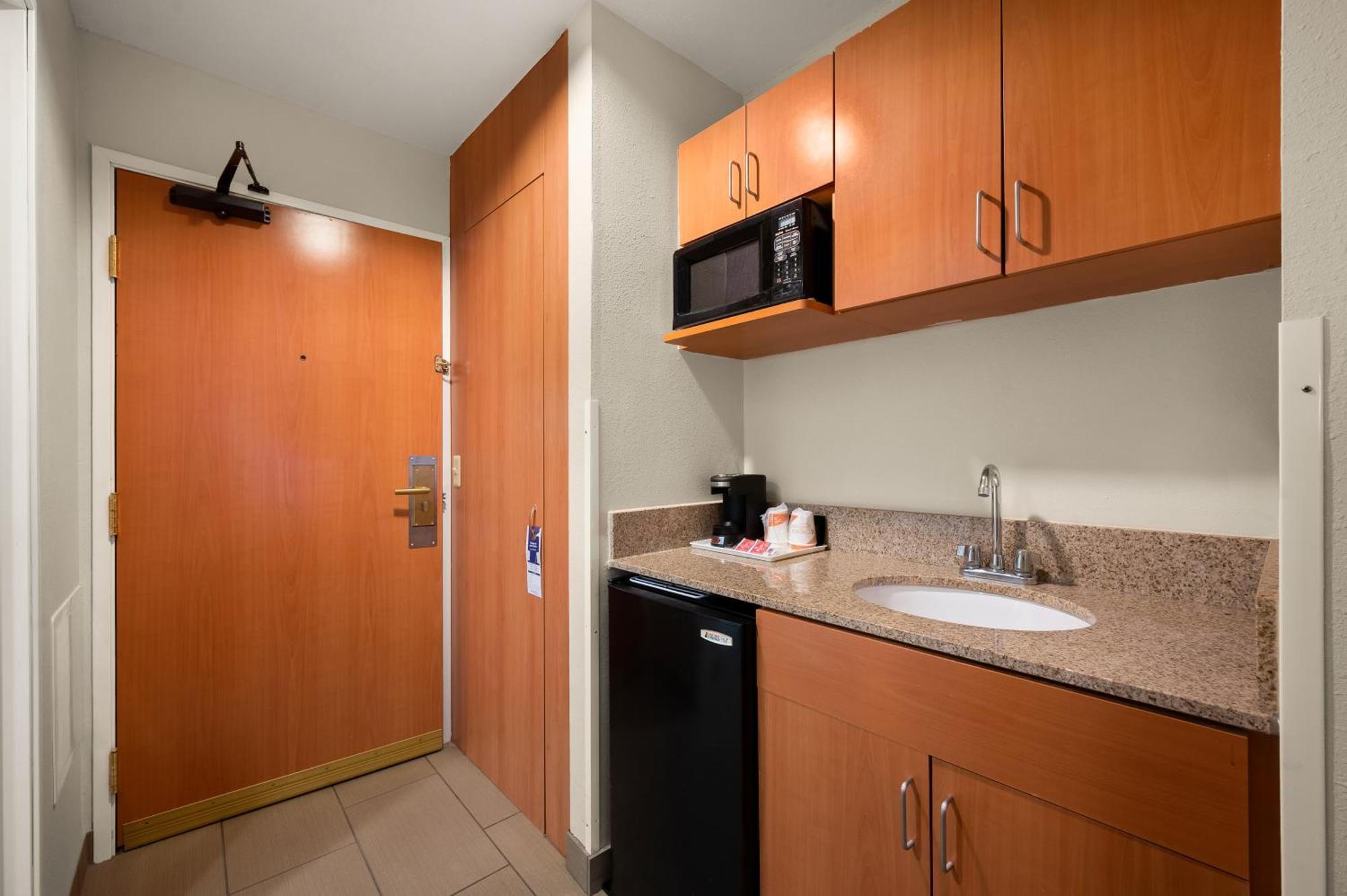 Comfort Inn & Suites Fenton Esterno foto
