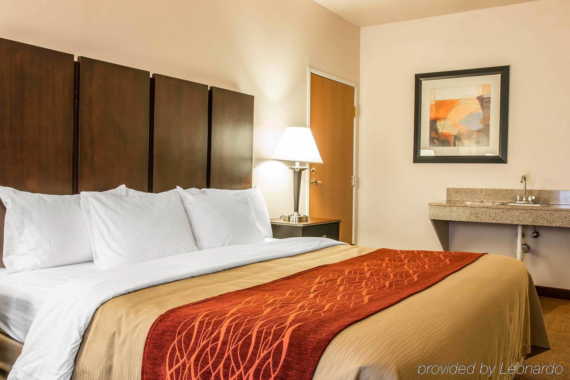 Comfort Inn & Suites Fenton Esterno foto