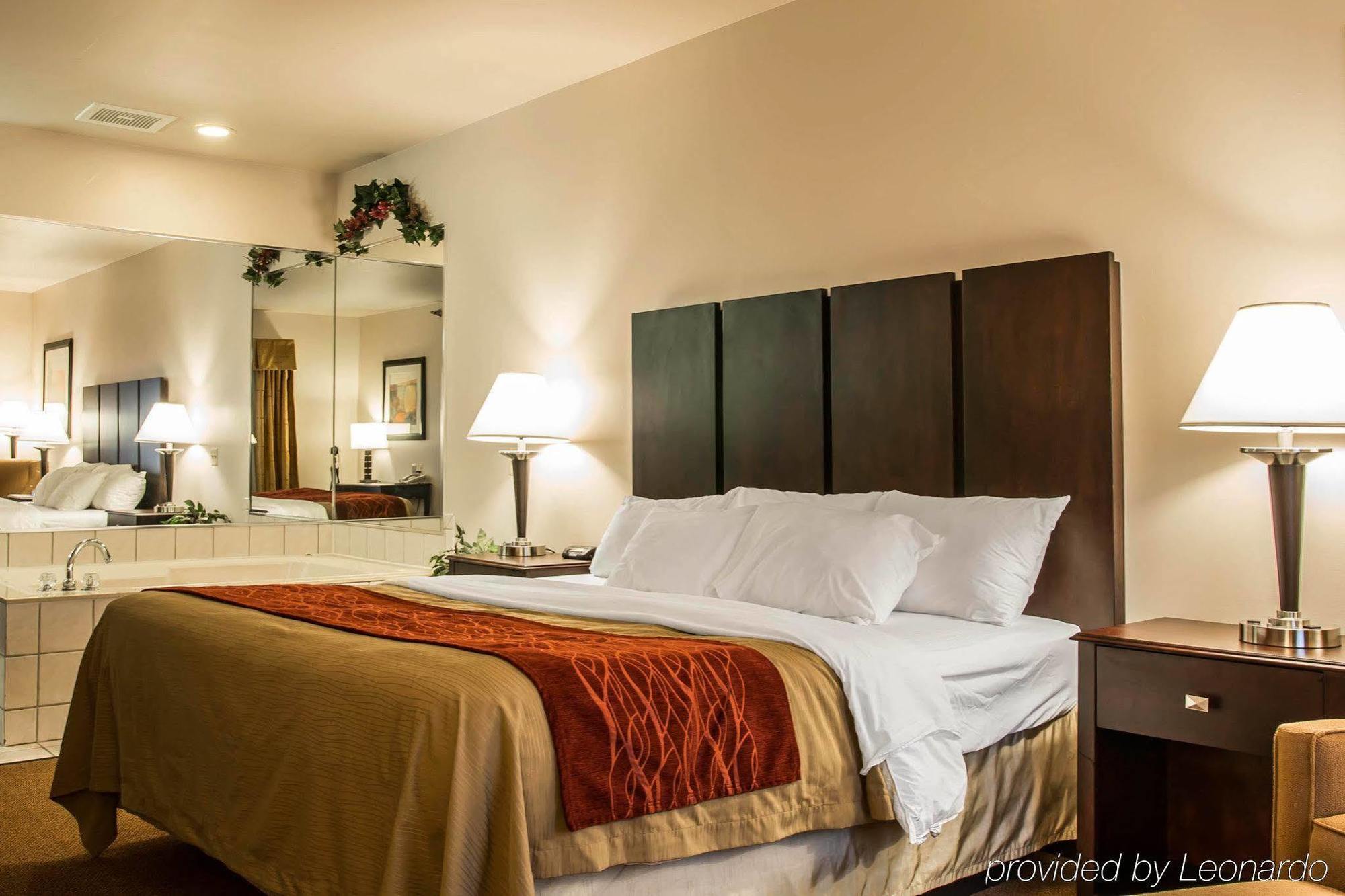 Comfort Inn & Suites Fenton Esterno foto